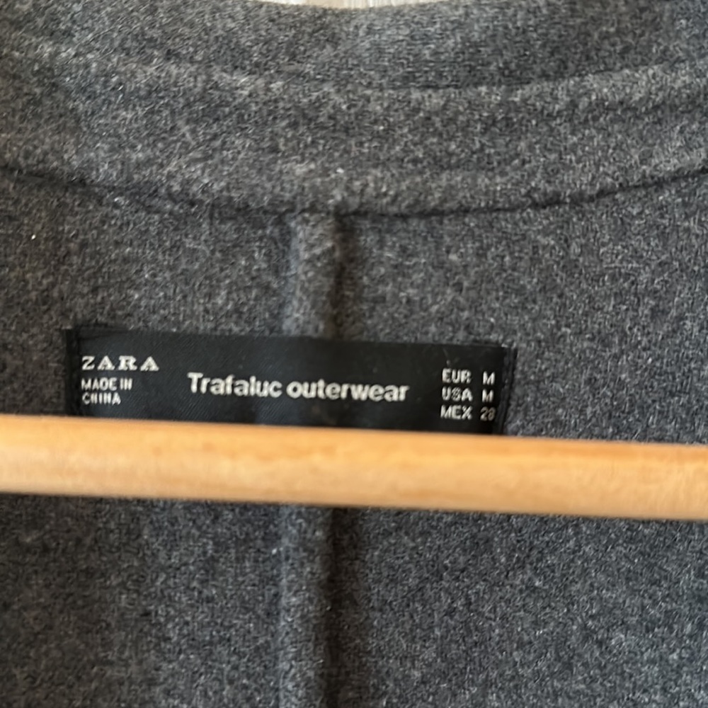 LIKE NEW Zara Women’s Jacket - Picture 6 of 7